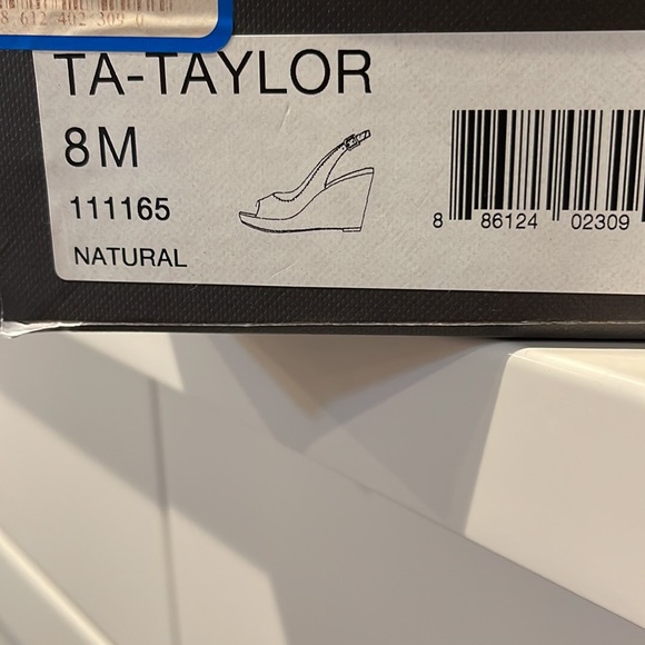 Tahari open toed wedges - Picture 5 of 6